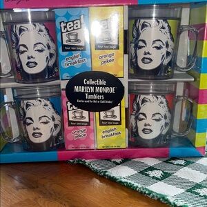 Vintage 1999 Marilyn Monroe Collectible Tumblers Set